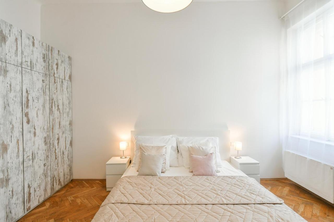 Lejlighed Klimentska 52 *